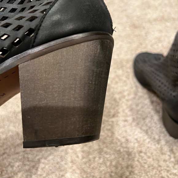 Kelsi Dagger Brooklyn open heal booties.  PLUS FREE SHIPPING - Picture 4 of 7